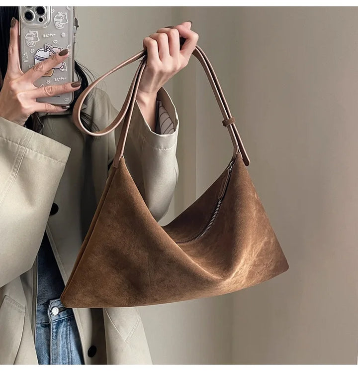 תיק זמש בעיצוב קלאסי