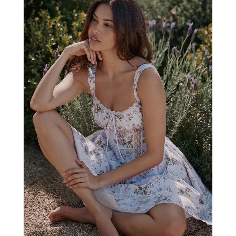 Floral mini dress with lace trim in a rustic A-line design - Himana