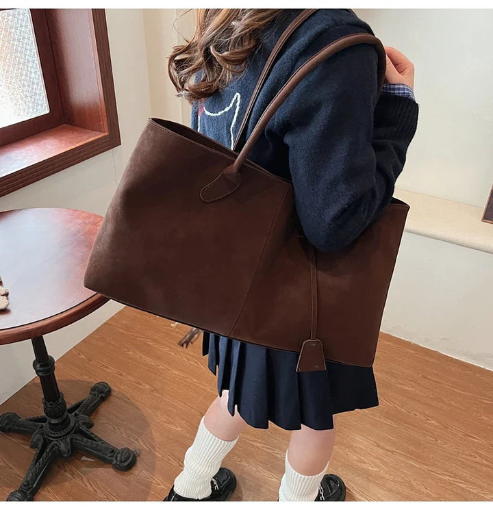 תיק זמש בעיצוב קלאסי