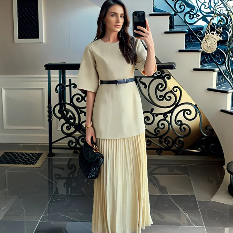 Maxi dress with pleated design - Nahora