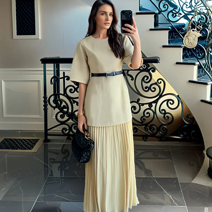 Maxi dress with pleated design - Nahora