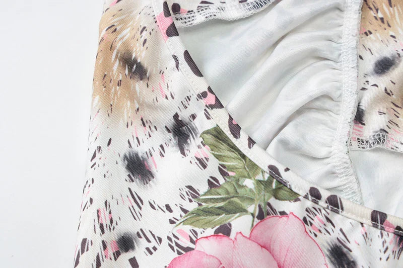 Mini dress with leopard print collar and floral decoration, open back - Chili