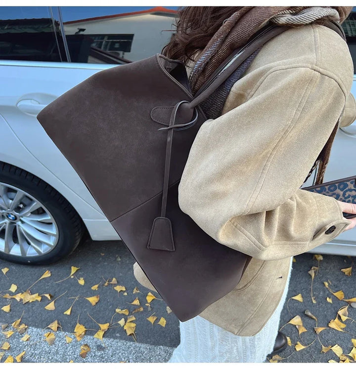 תיק זמש בעיצוב קלאסי