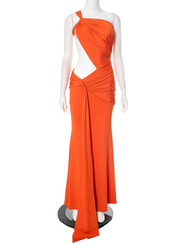Boho chic maxi dress with one shoulder and slit decorated with a train - Alexandria