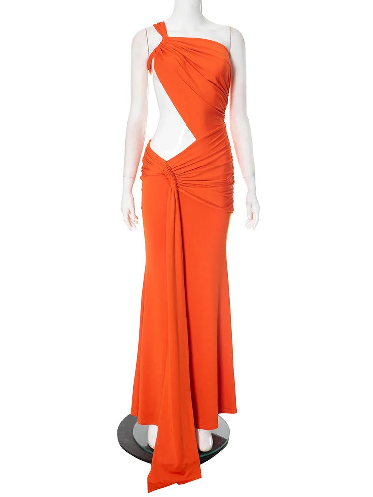 Boho chic maxi dress with one shoulder and slit decorated with a train - Alexandria