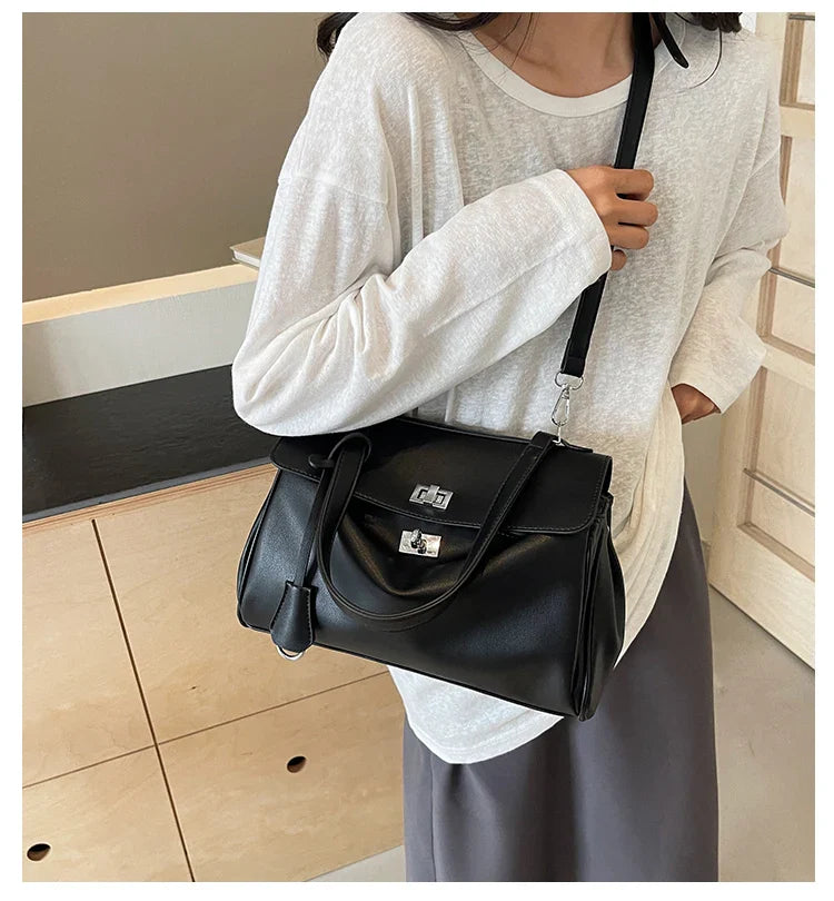 תיק עור סגירת אבזם