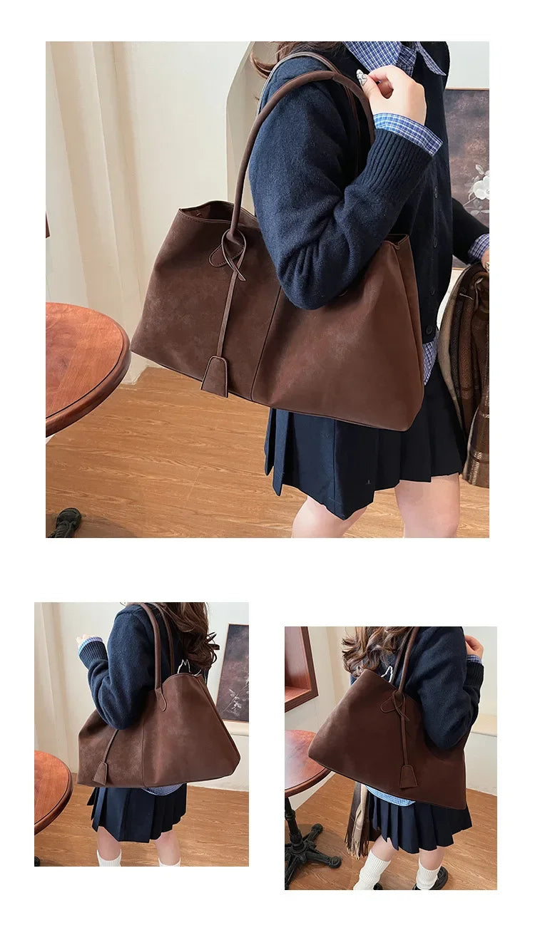 Suede bag with classic design