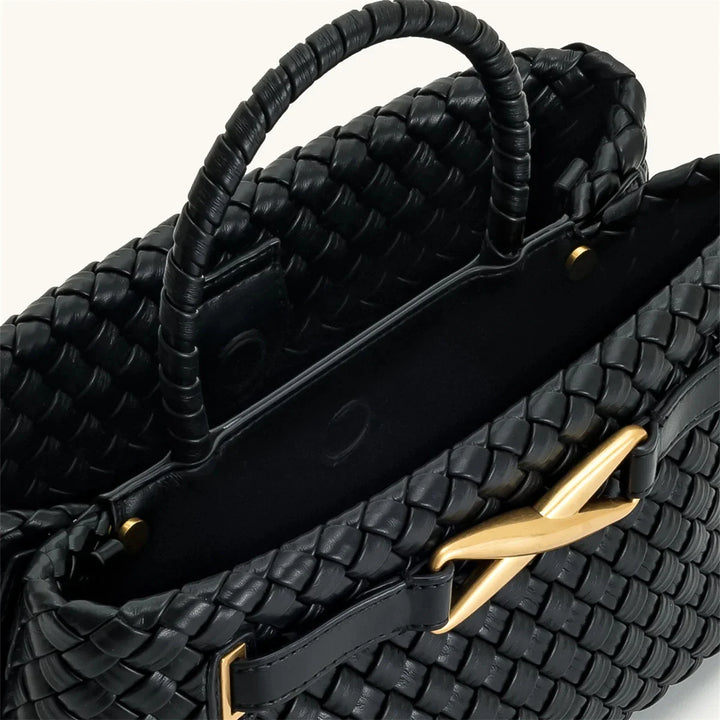 תיק דמוי עור בעיצוב מחוספס בעיטור אבזם