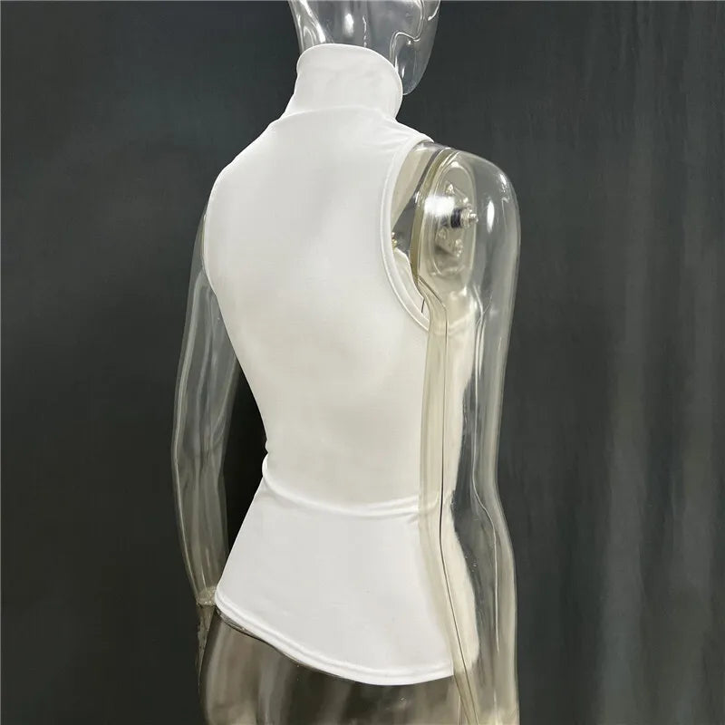 Golf-style tank top with buckle decoration - Moya
