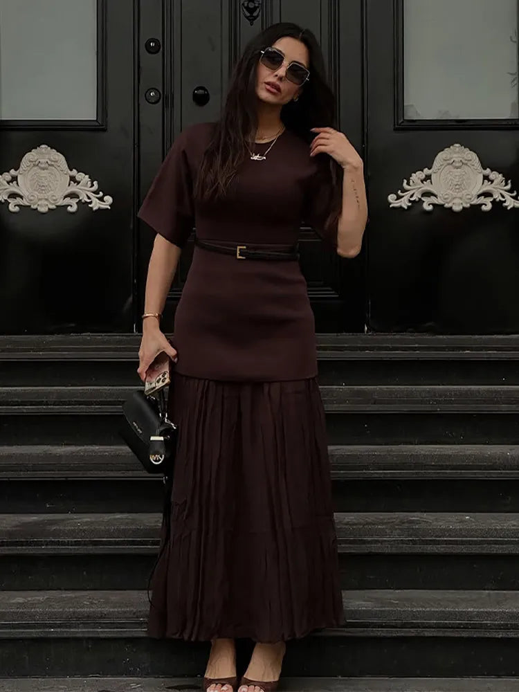 Maxi dress with pleated design - Nahora