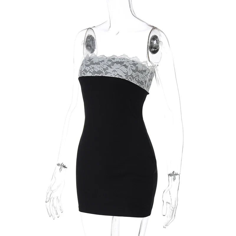 Mini strapless dress decorated with lace - Mally
