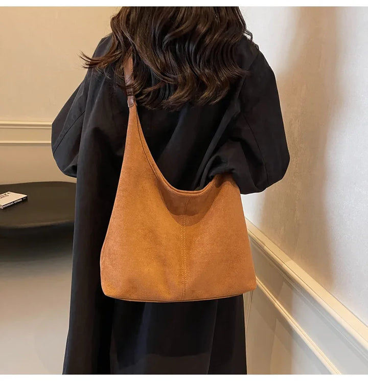 תיק זמש בעיצוב רטרו