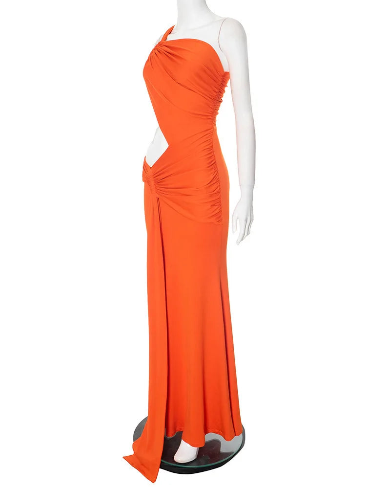 Boho chic maxi dress with one shoulder and slit decorated with a train - Alexandria