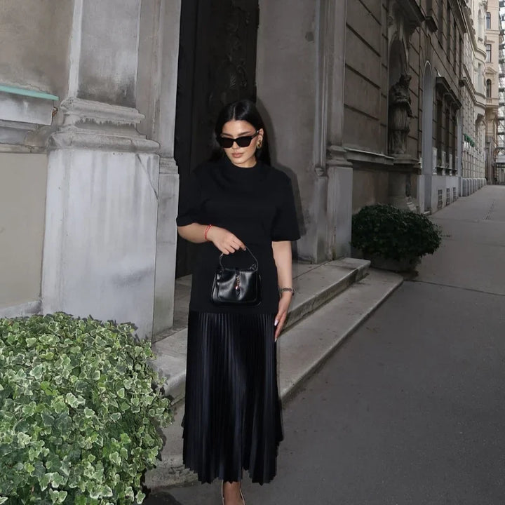 Maxi dress with pleated design - Nahora