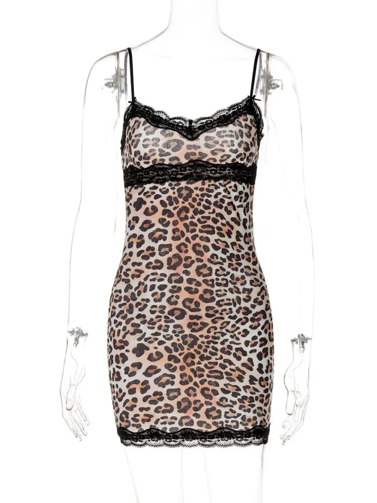 Fitted leopard print mini dress with lace decoration - Goni