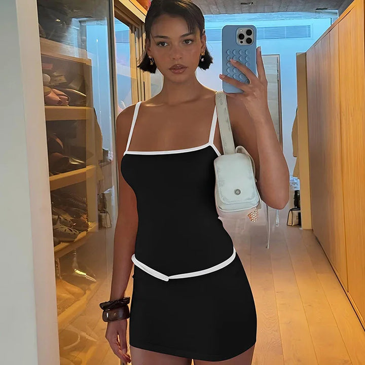 Fitted mini dress with thin belt decoration - LOLI