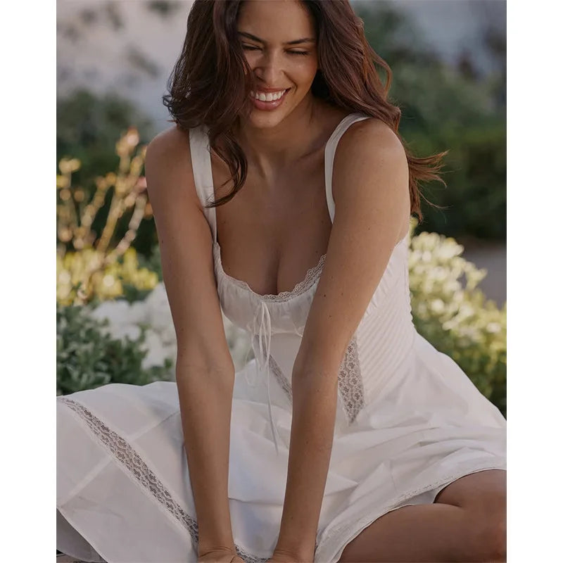 Floral mini dress with lace trim in a rustic A-line design - Himana