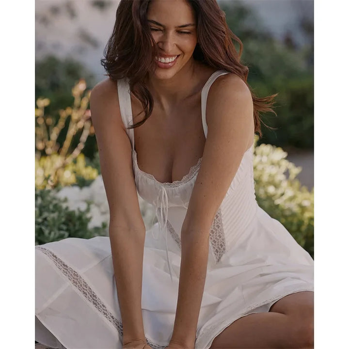 Floral mini dress with lace trim in a rustic A-line design - Himana