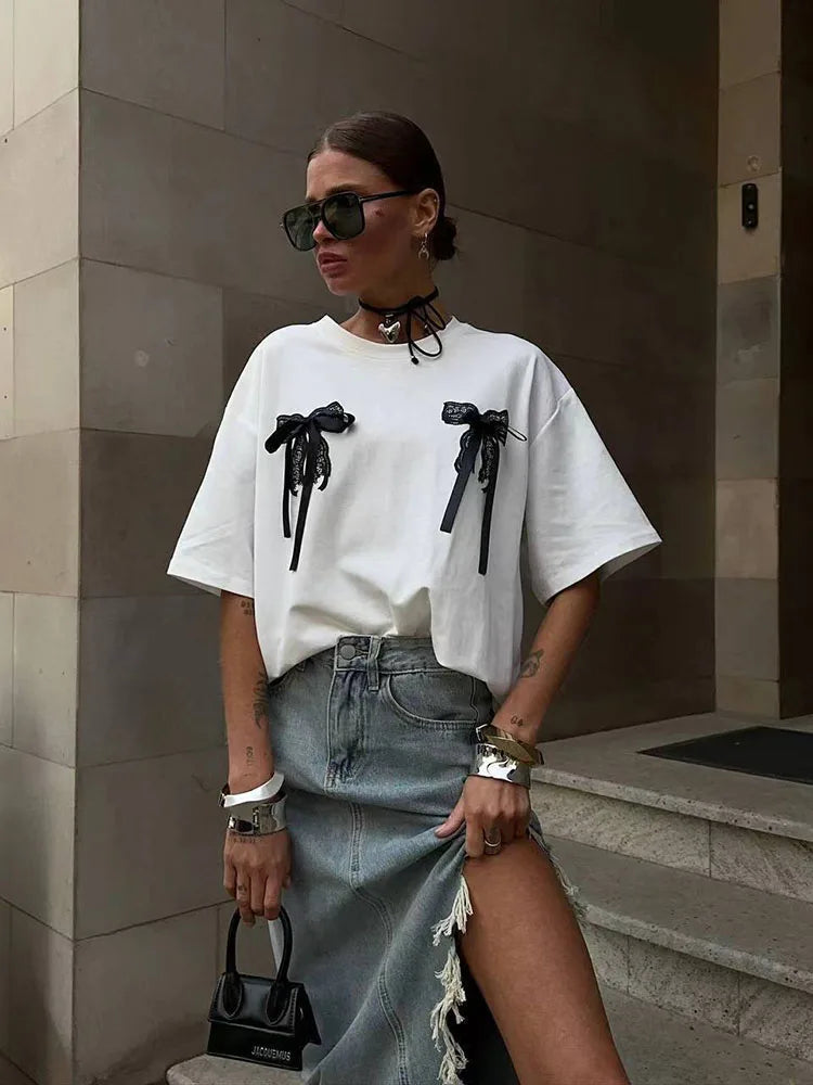 Oversized t-shirt with lace bow decoration - Arava