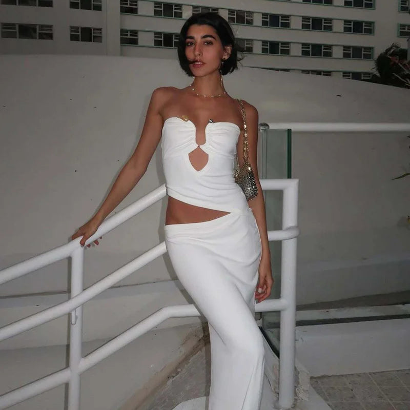 Maxi strapless dress with cut style and buckle detail - Tai