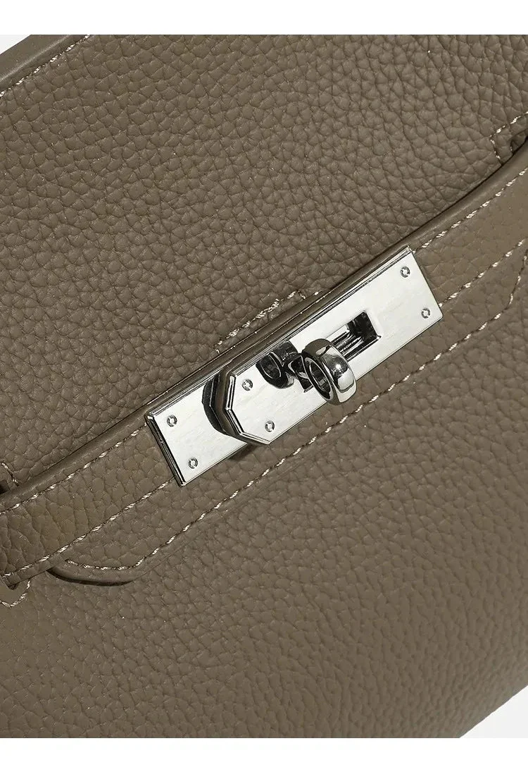 תיק עור בעיצוב קלי