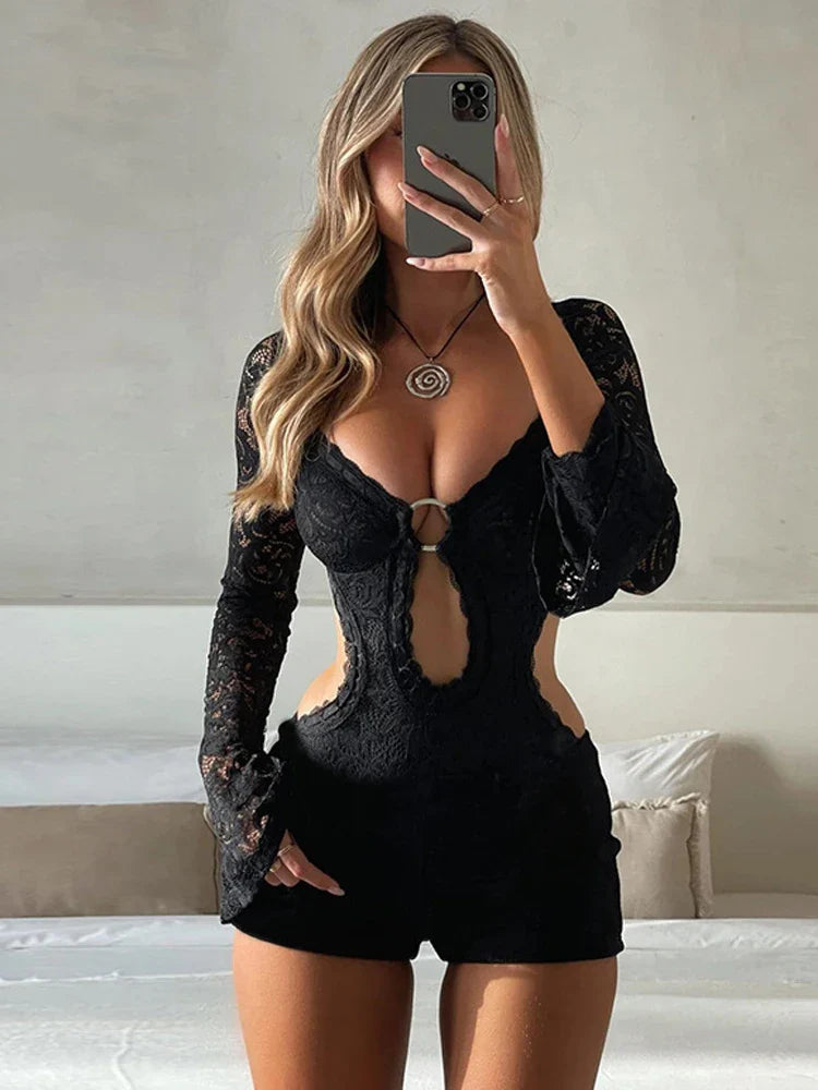 Short lace jumpsuit with long sleeves, hoop design, and open back - Hunter