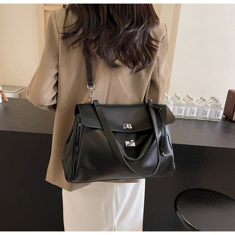 תיק עור סגירת אבזם