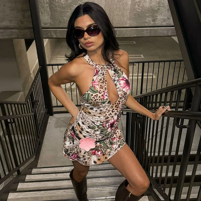 Mini dress with leopard print collar and floral decoration, open back - Chili