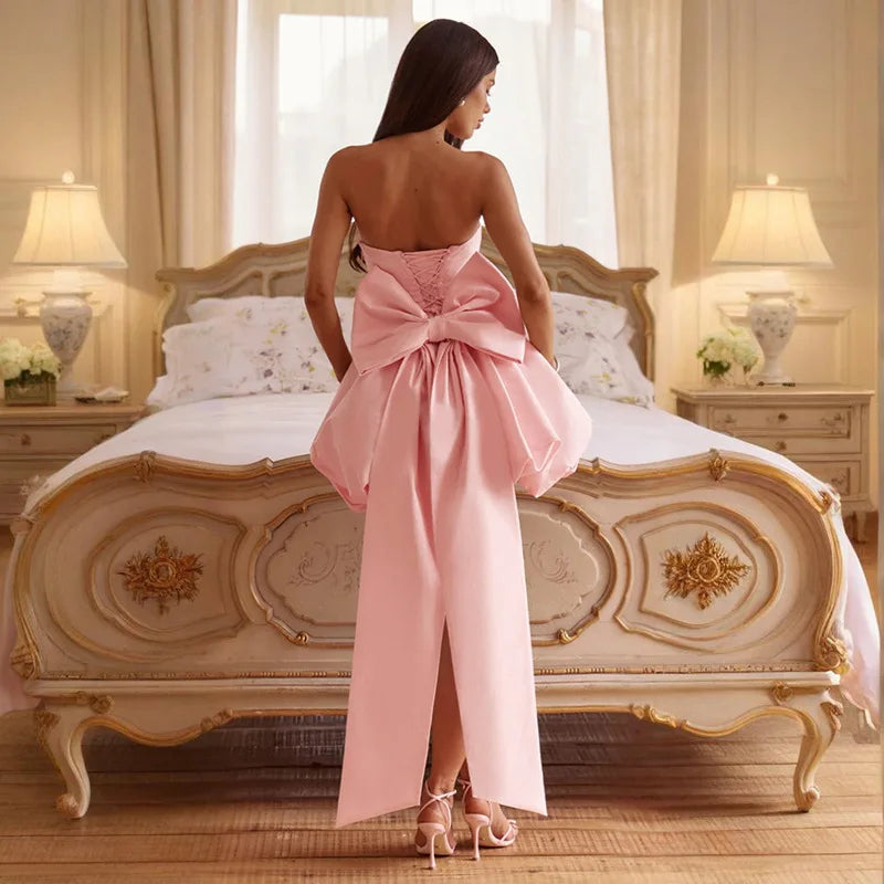 Strapless satin mini dress with balloon shape and bow decoration - Nina