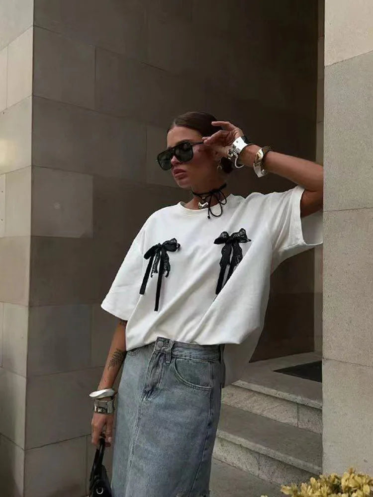 Oversized t-shirt with lace bow decoration - Arava
