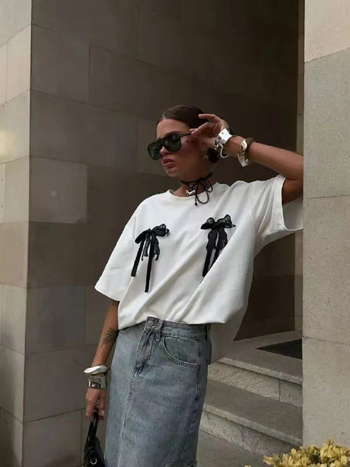 Oversized t-shirt with lace bow decoration - Arava
