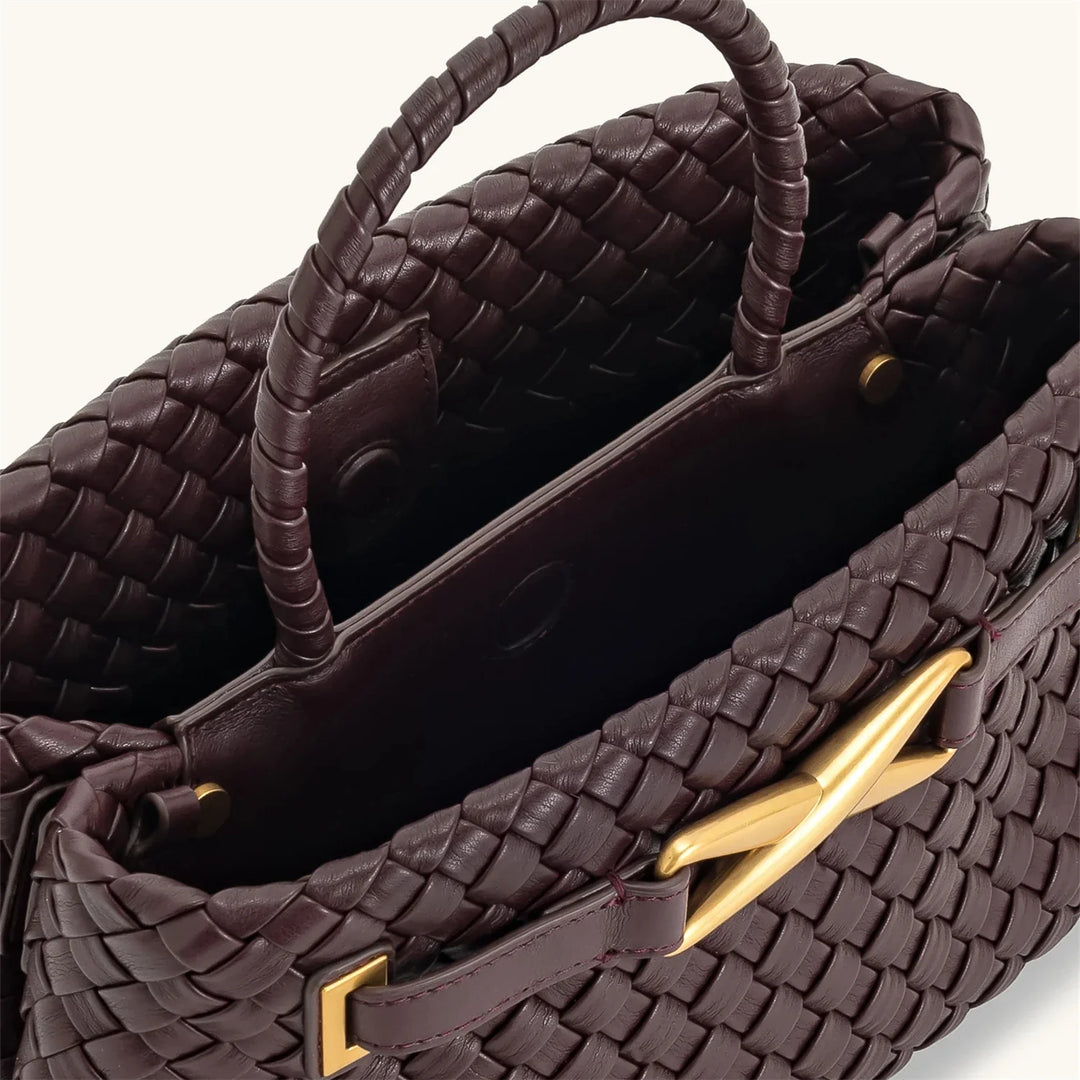 תיק דמוי עור בעיצוב מחוספס בעיטור אבזם