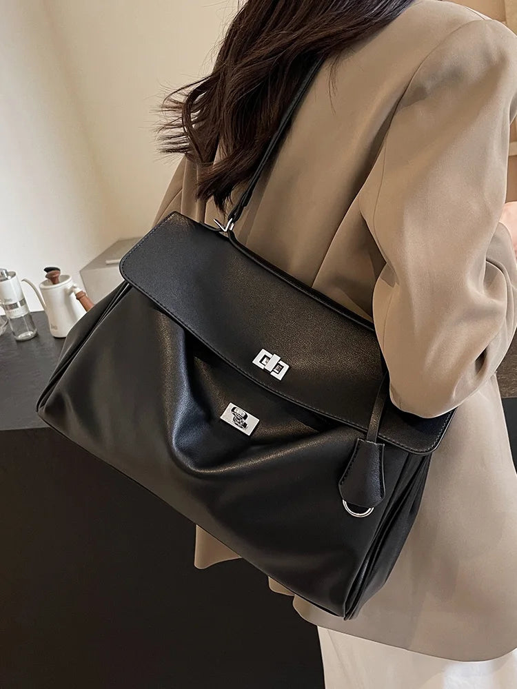 תיק עור סגירת אבזם