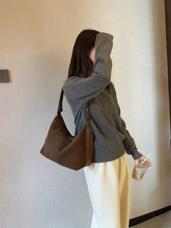 Suede bag with classic design