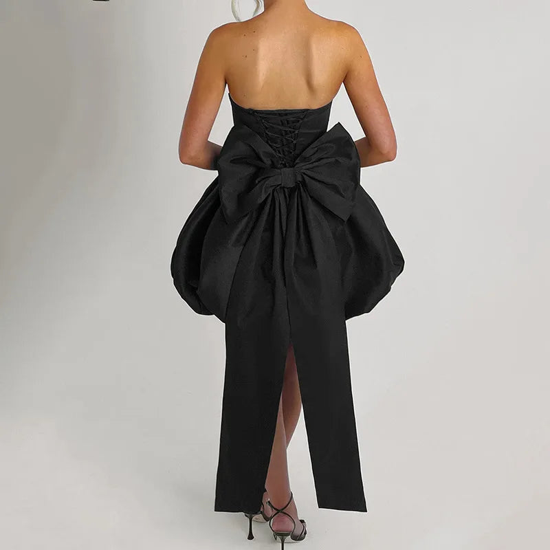 Strapless satin mini dress with balloon shape and bow decoration - Nina