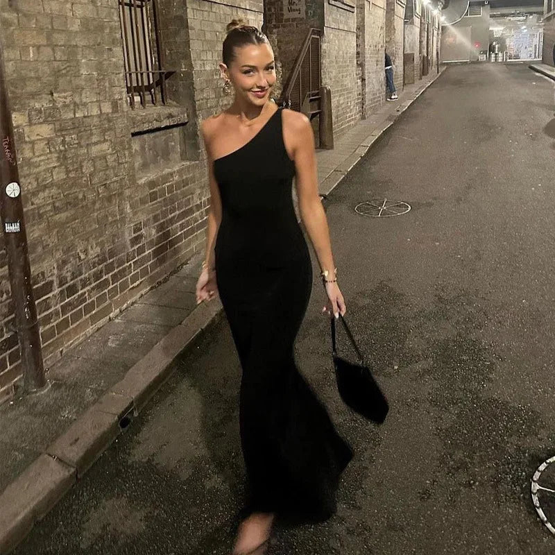 Elegant one-shoulder maxi dress with open back - Alexis