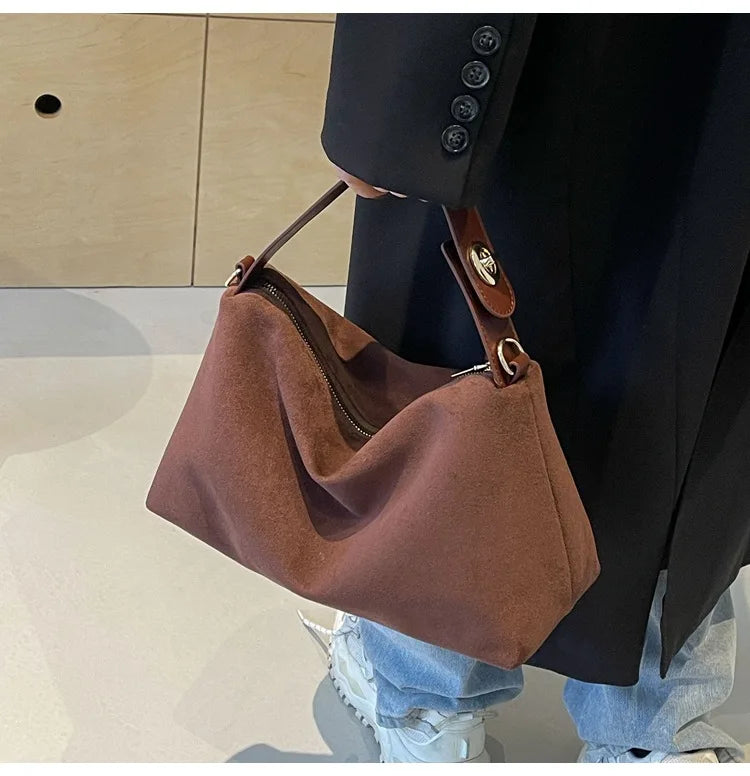 תיק זמש בעיצוב קלאסי