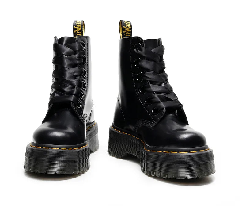 Leather boots with satin laces - Winnie