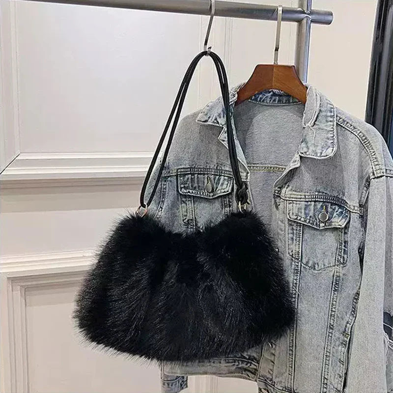 תיק בעיצוב פרוותי