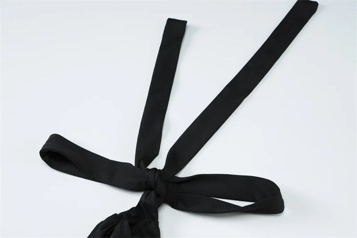 שמלת מידי אסימטרית קשירה בצוואר גב פתוח בעיטור אבזם - ליאון