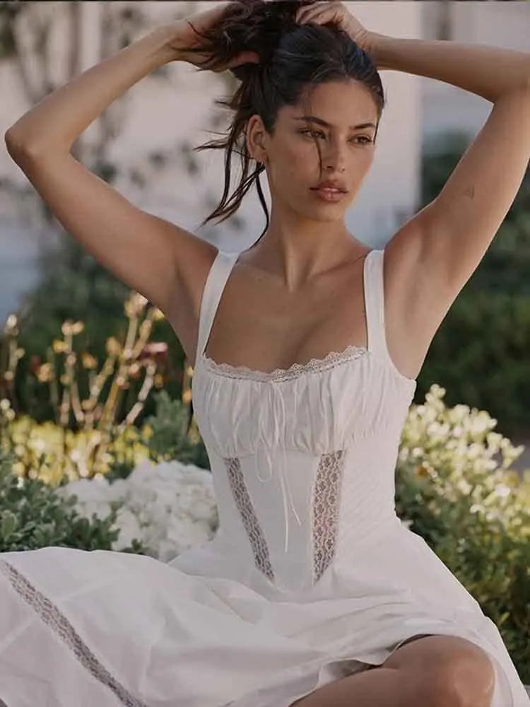 Floral mini dress with lace trim in a rustic A-line design - Himana
