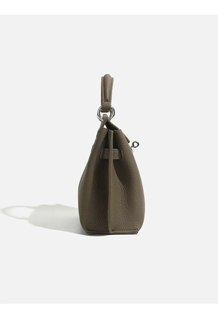 תיק עור בעיצוב קלי