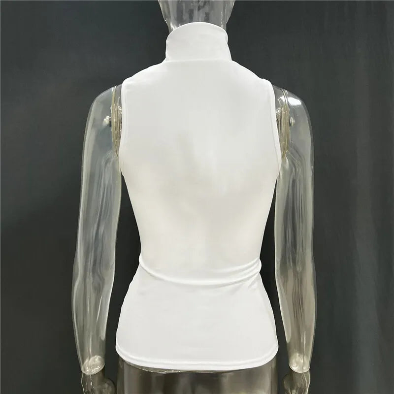 Golf-style tank top with buckle decoration - Moya