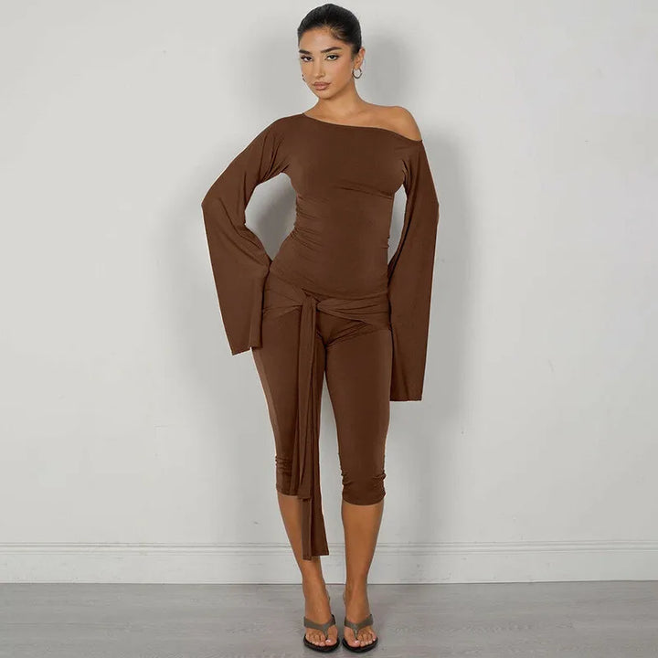 Two-piece set with three-quarter leggings with tie design and bell sleeve top - Candy