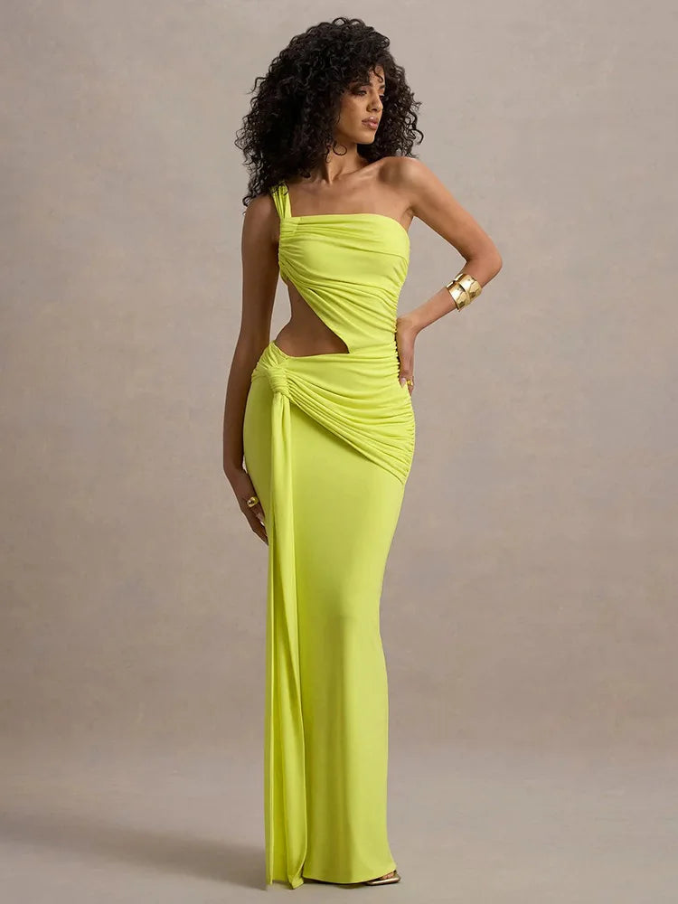 Boho chic maxi dress with one shoulder and slit decorated with a train - Alexandria