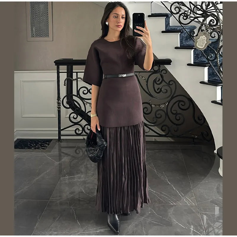 Maxi dress with pleated design - Nahora