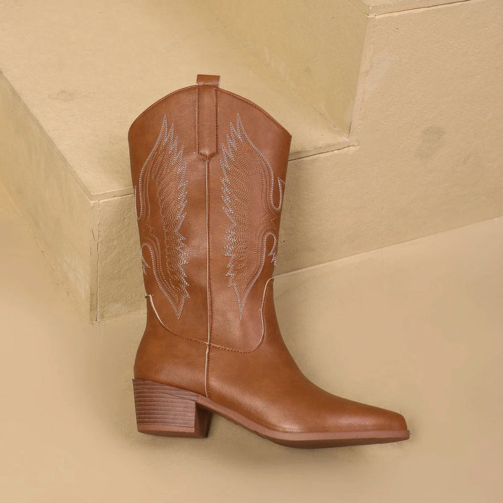 Faux leather cowboy boots with wing embroidery decoration - Angeles
