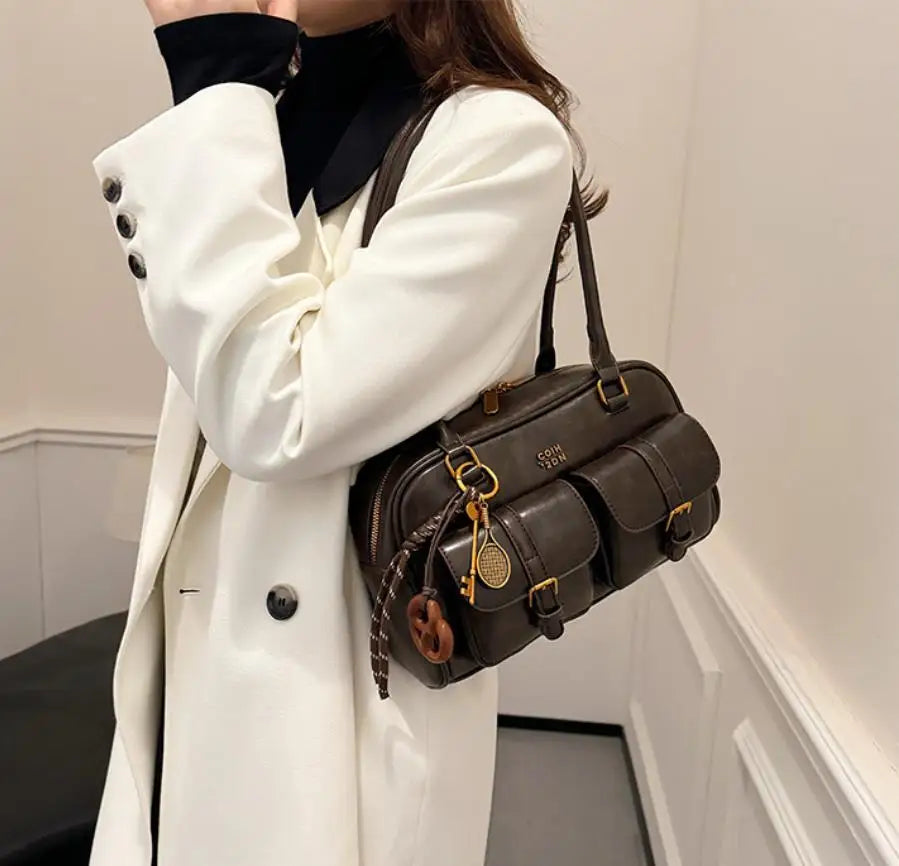 תיק דמוי עור בעיצוב וינטג' בעיטור אקססוריז