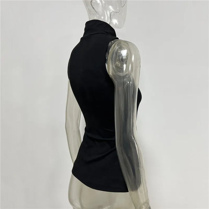 Golf-style tank top with buckle decoration - Moya