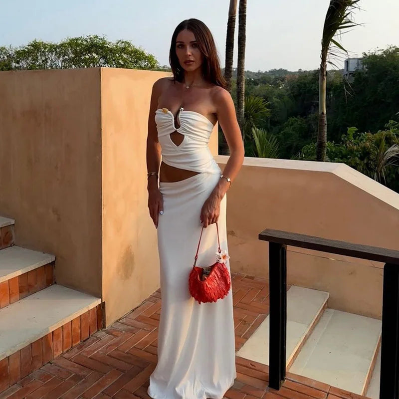 Maxi strapless dress with cut style and buckle detail - Tai